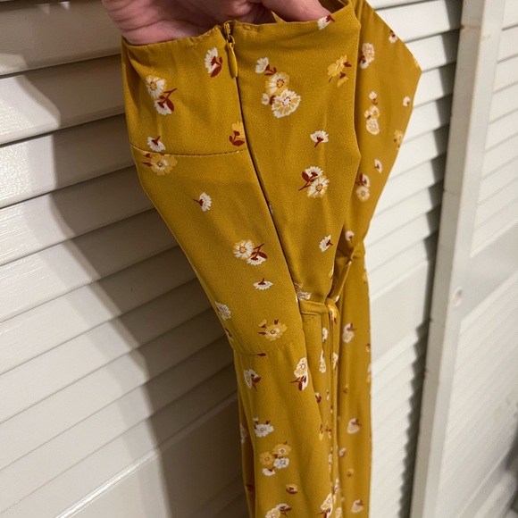 Francesca’s yellow floral jumpsuit - Picture 5 of 5